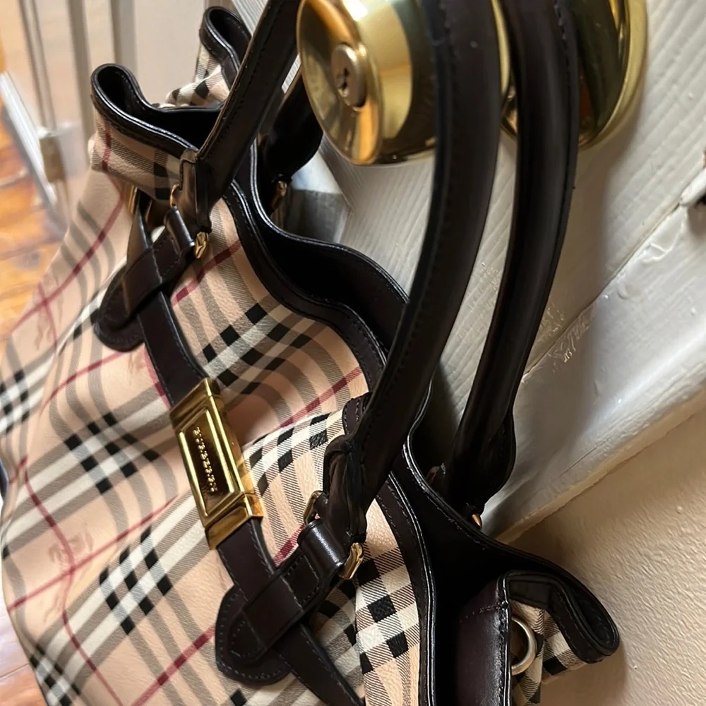 Burberry Tote bag with Sling Using good condition with dust bag - Picture 2 of 16